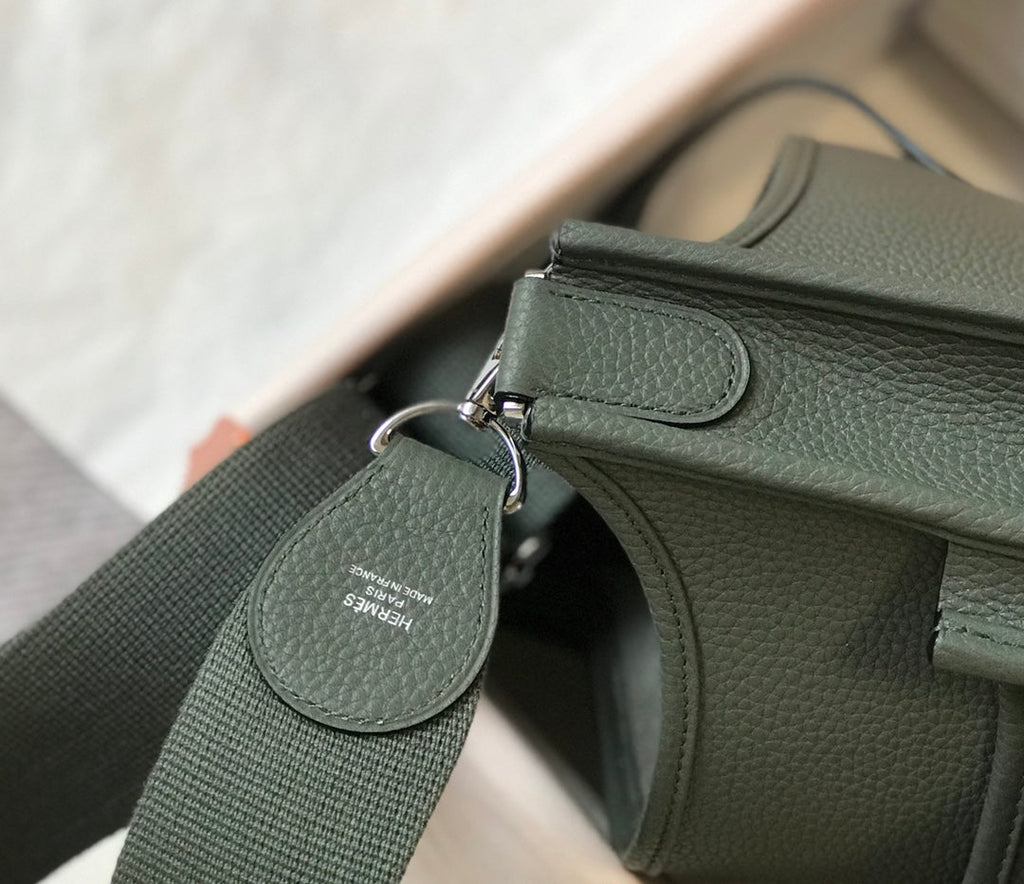 Hermès Evelyne III 29 Taurillon Clemence Shoulder Bag ArmyGreen Silver