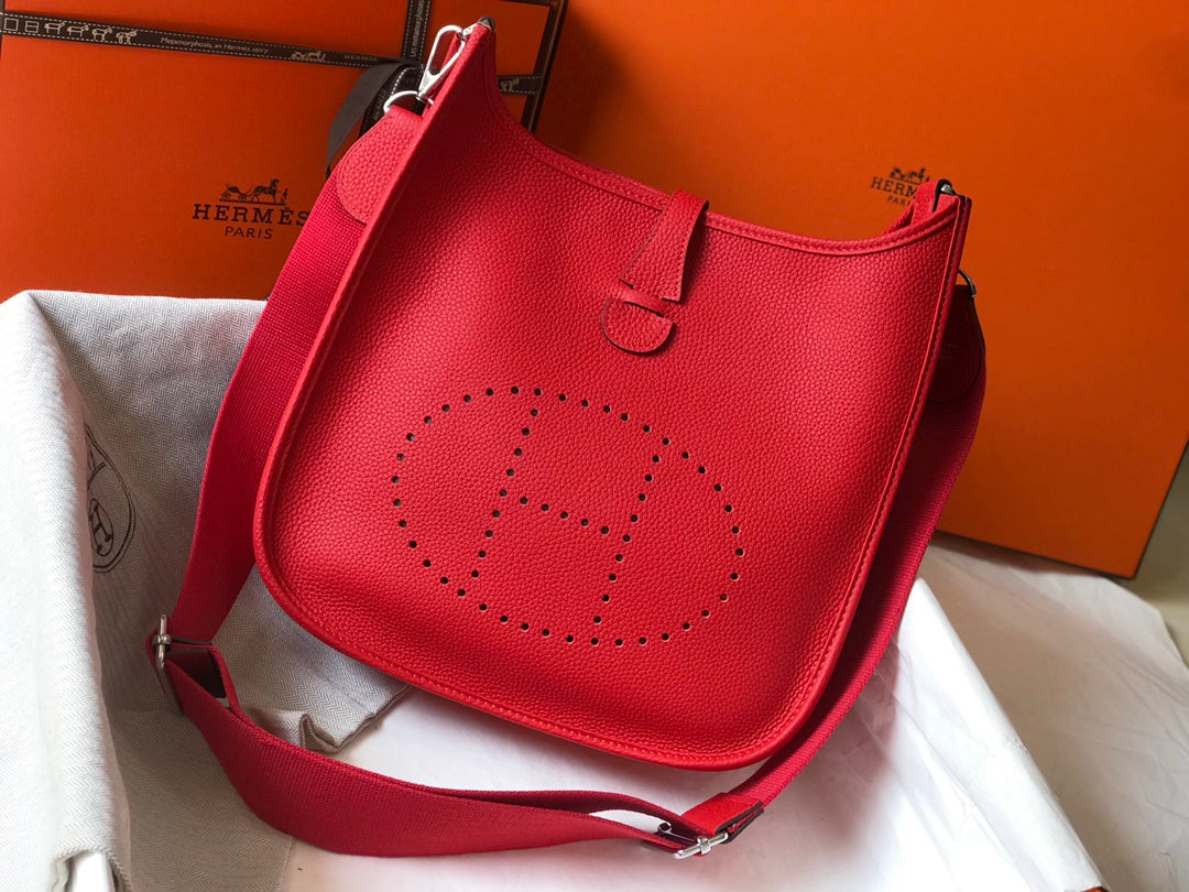 Hermès Evelyne III 29 Taurillon Clemence Shoulder Bag Red Silver