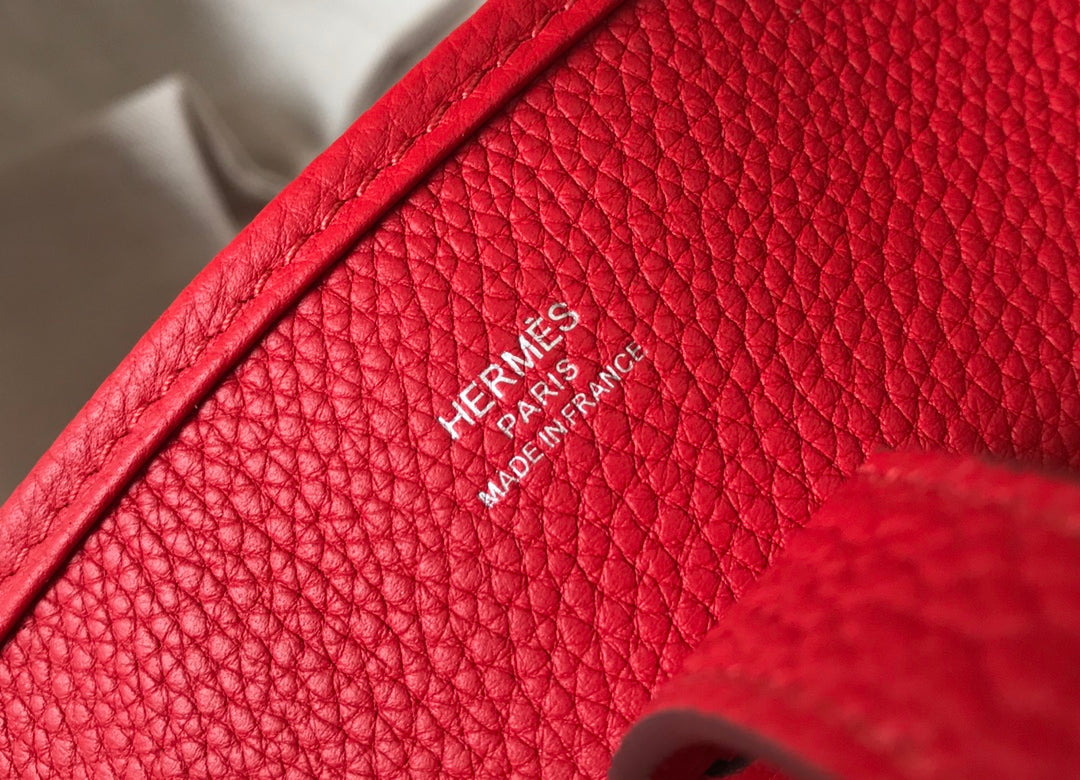 Hermès Evelyne III 29 Taurillon Clemence Shoulder Bag Red Silver