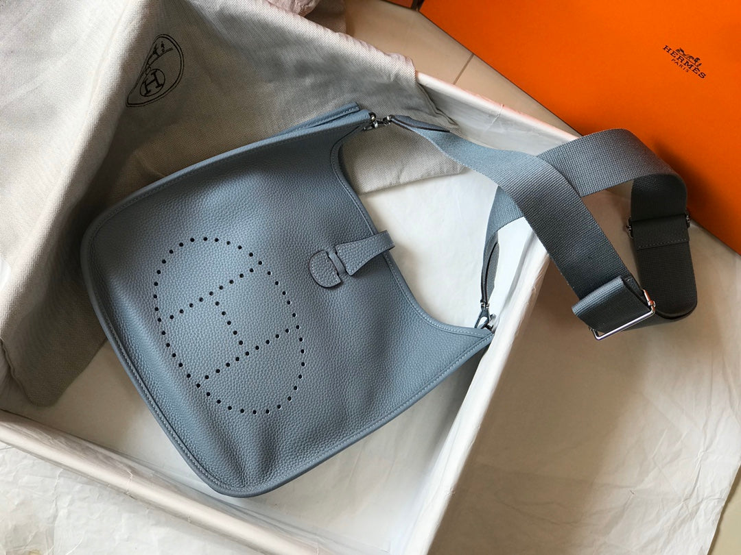 Hermès Evelyne III 29 Taurillon Clemence Shoulder Bag Light Blue Silver