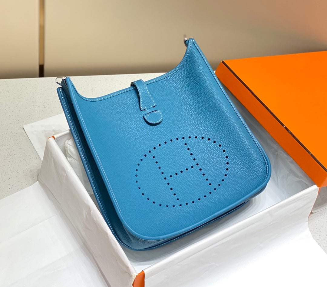Hermès Evelyne III 29 Taurillon Clemence Shoulder Bag Blue Silver