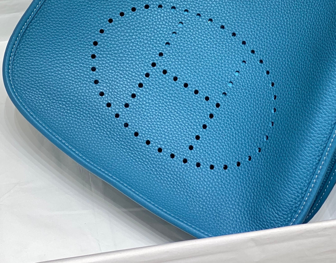 Hermès Evelyne III 29 Taurillon Clemence Shoulder Bag Blue Silver