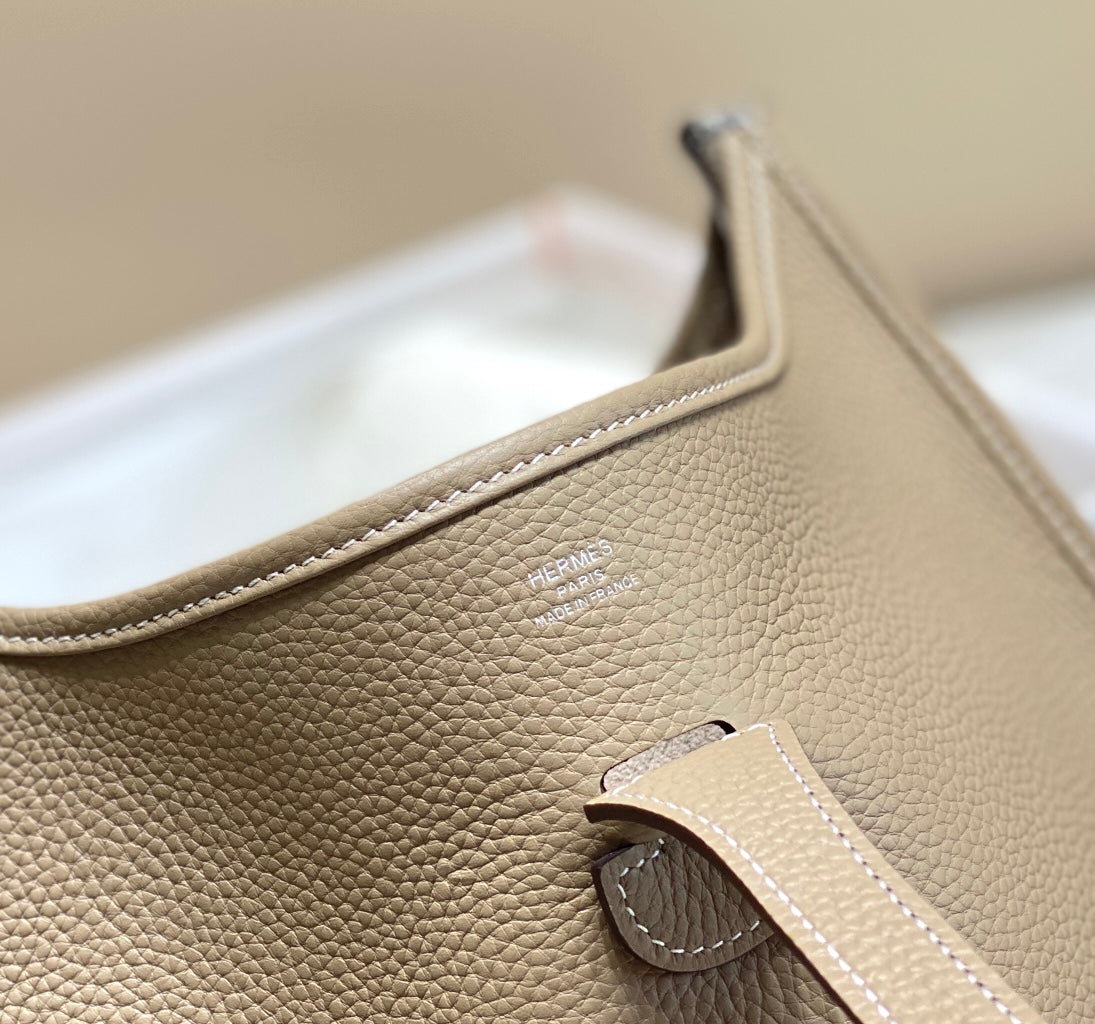 Hermès Evelyne III 29 Taurillon Clemence Shoulder Bag Gray Silver