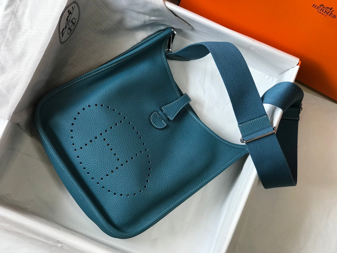 Hermès Evelyne III 29 Taurillon Clemence Shoulder Bag Blue Green Silver