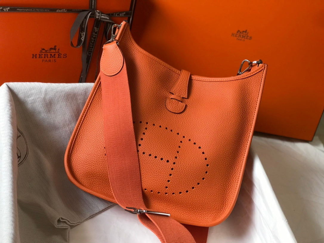 Hermès Evelyne III 29 Taurillon Clemence Shoulder Bag Orange Silver