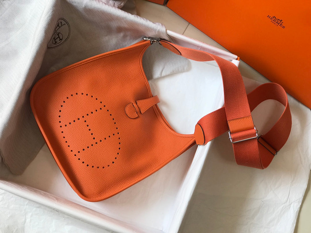 Hermès Evelyne III 29 Taurillon Clemence Shoulder Bag Orange Silver