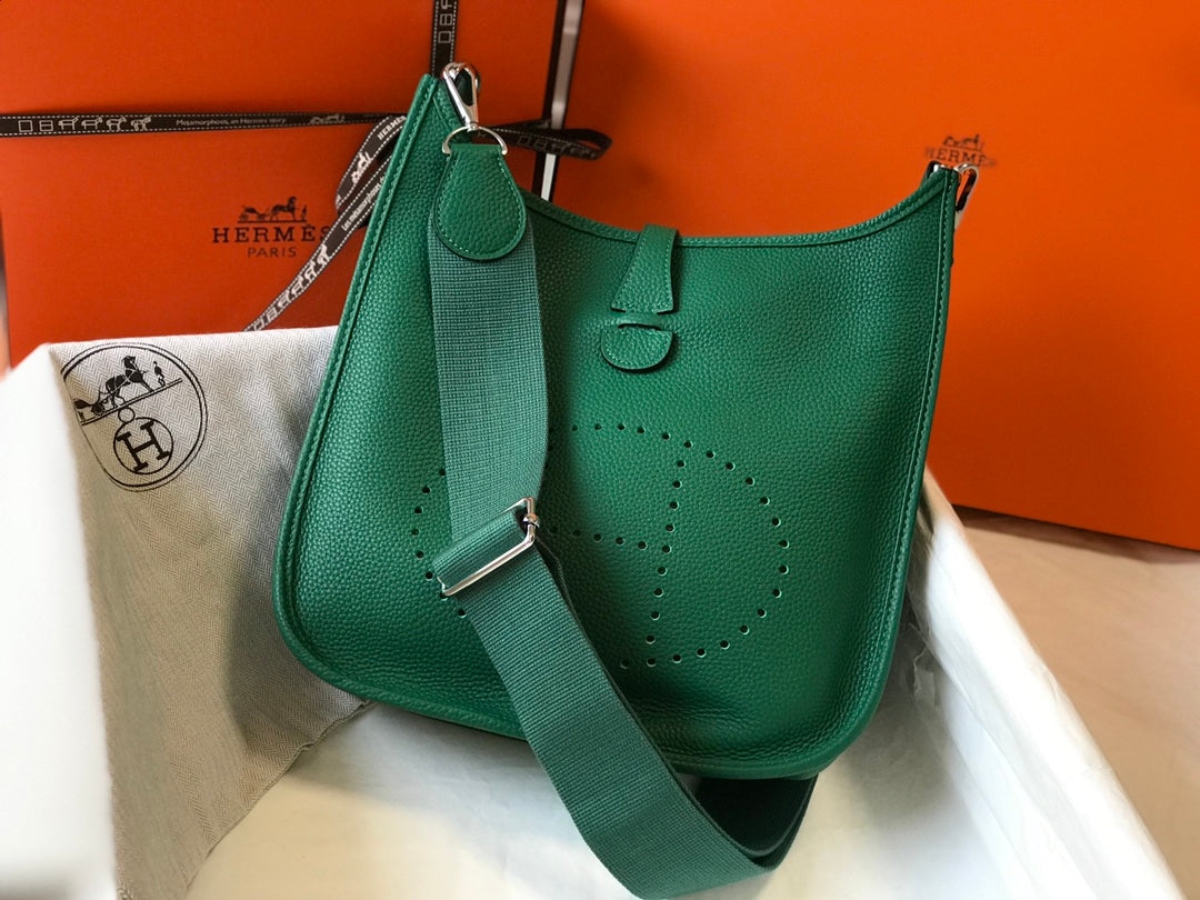 Hermès Evelyne III 29 Taurillon Clemence Shoulder Bag Green Silver
