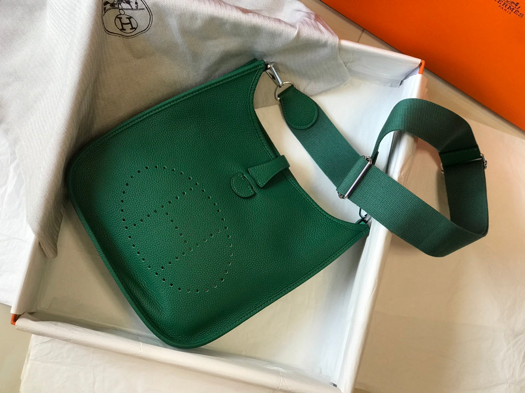 Hermès Evelyne III 29 Taurillon Clemence Shoulder Bag Green Silver