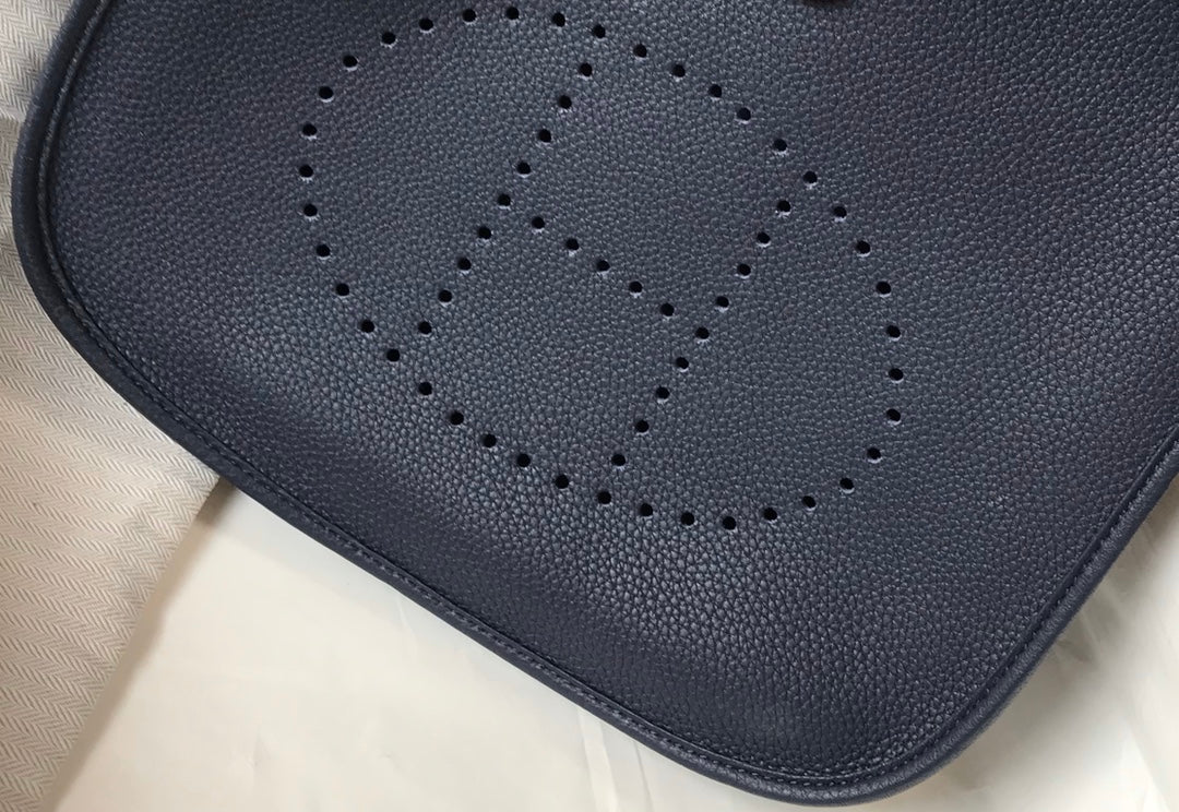 Hermès Evelyne III 29 Taurillon Clemence Shoulder Bag Navy Blue Silver