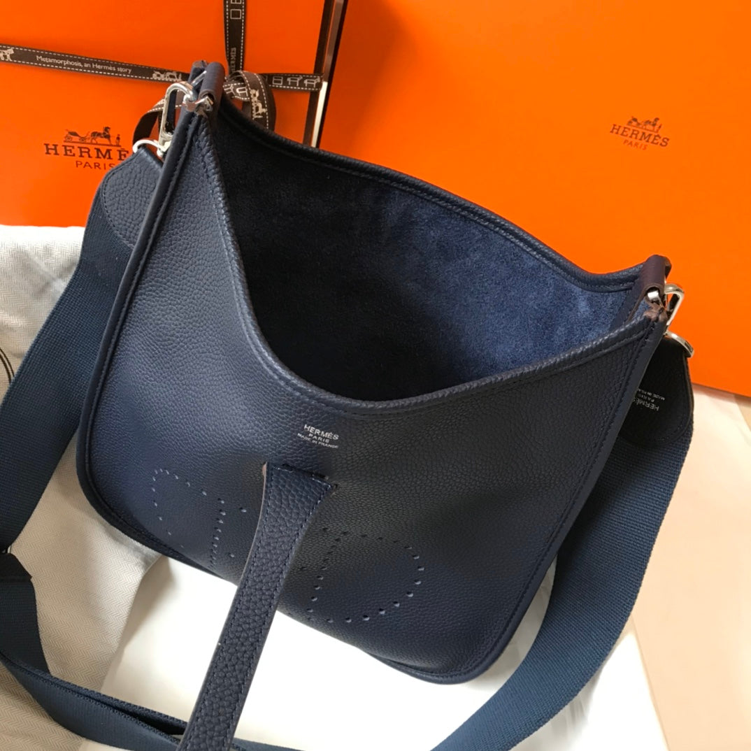 Hermès Evelyne III 29 Taurillon Clemence Shoulder Bag Navy Blue Silver