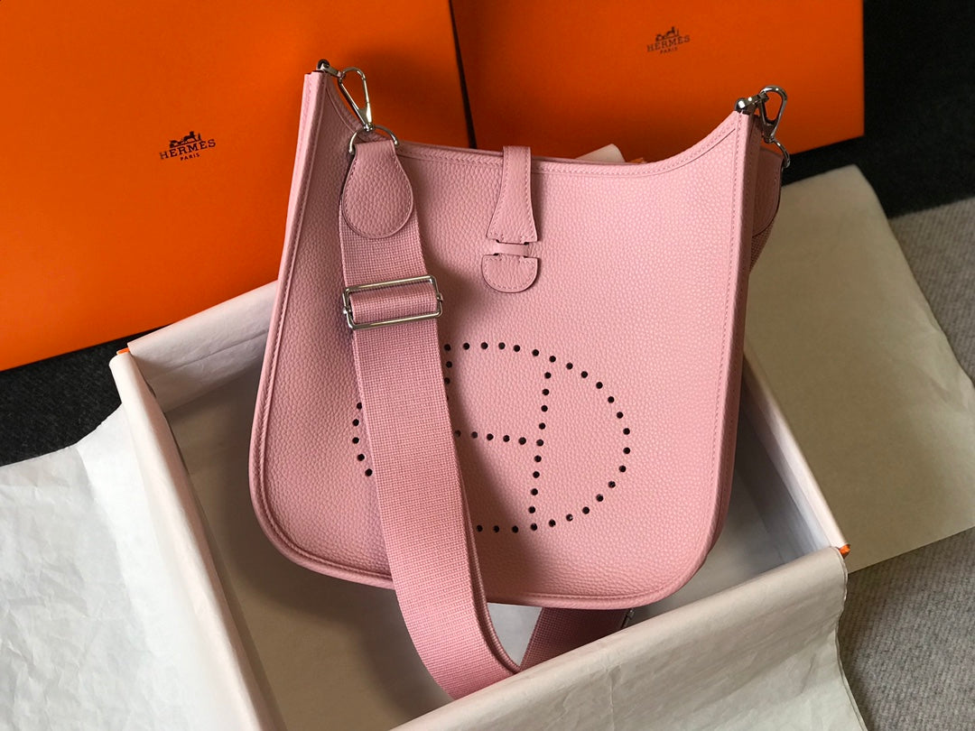 Hermès Evelyne III 29 Taurillon Clemence Shoulder Bag Light Pink Silver