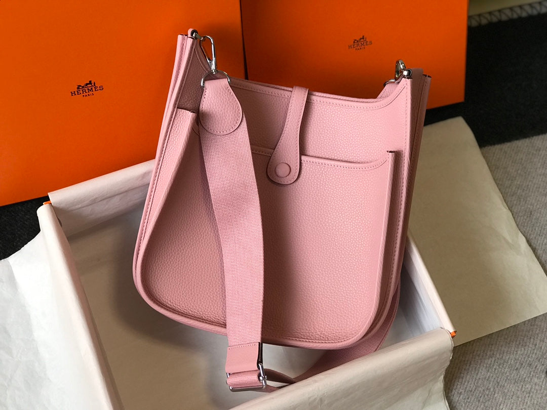 Hermès Evelyne III 29 Taurillon Clemence Shoulder Bag Light Pink Silver