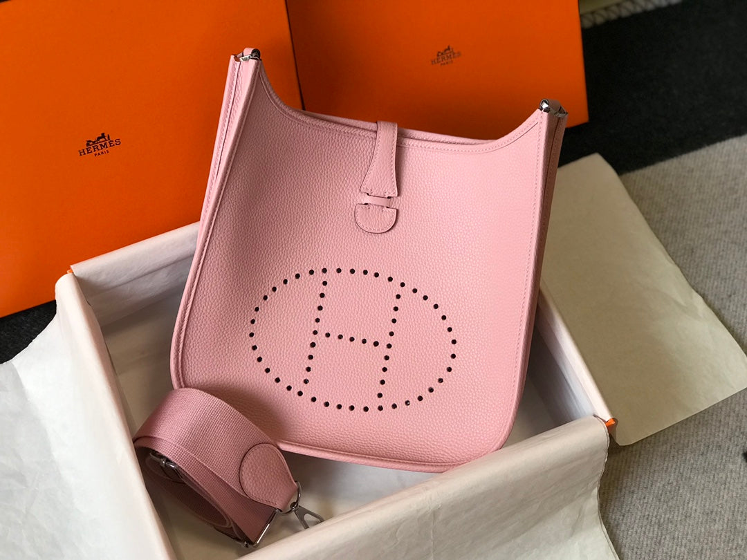 Hermès Evelyne III 29 Taurillon Clemence Shoulder Bag Light Pink Silver