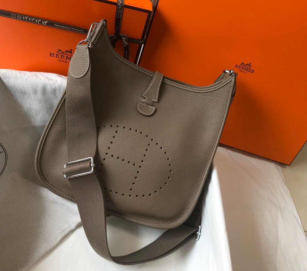 Hermès Evelyne III 29 Taurillon Clemence Shoulder Bag Dark Gray Silver