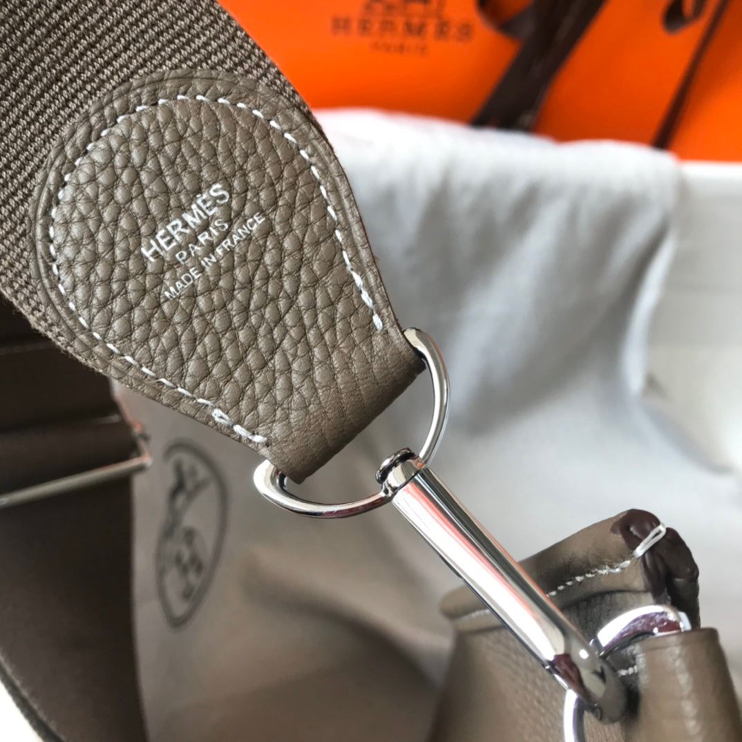 Hermès Evelyne III 29 Taurillon Clemence Shoulder Bag Dark Gray Silver