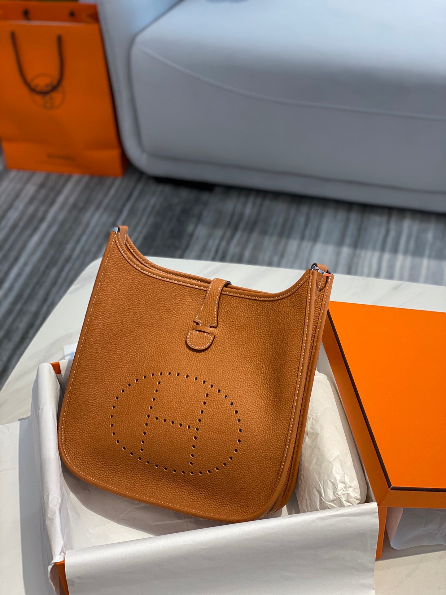 Hermès Evelyne III 29 Taurillon Clemence Shoulder Bag camel Silver
