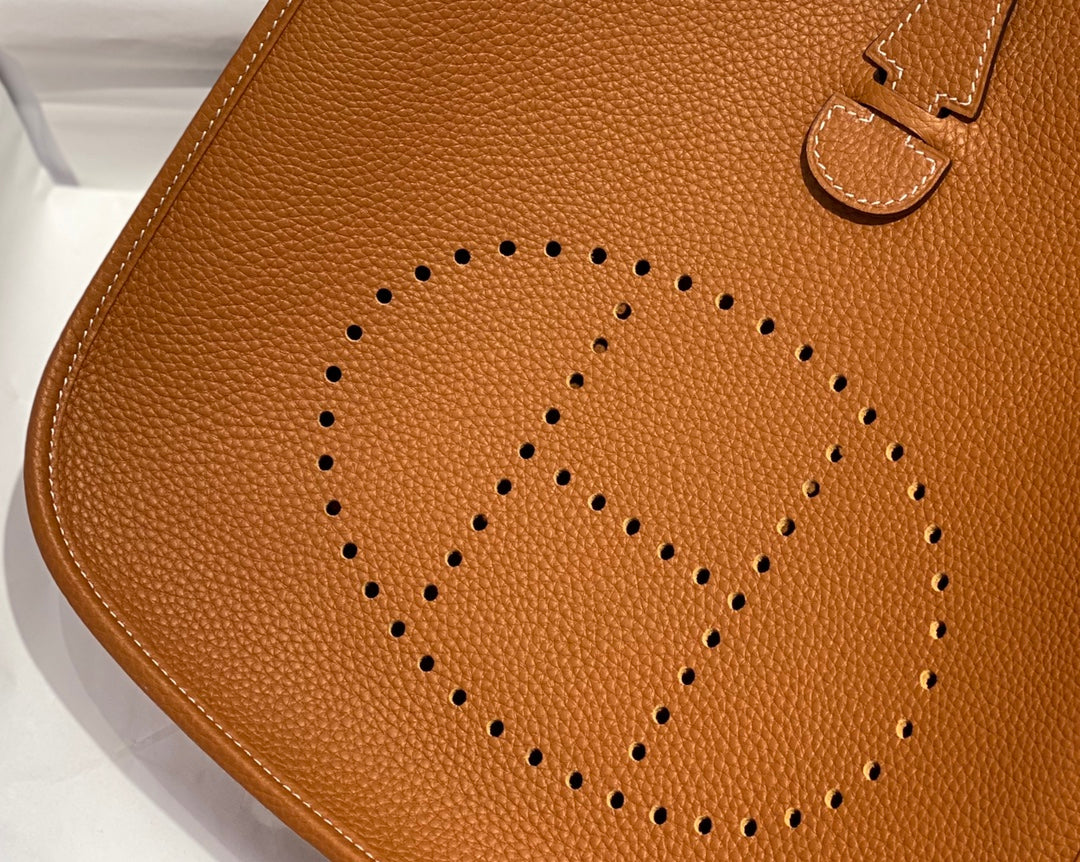 Hermès Evelyne III 29 Taurillon Clemence Shoulder Bag camel Silver