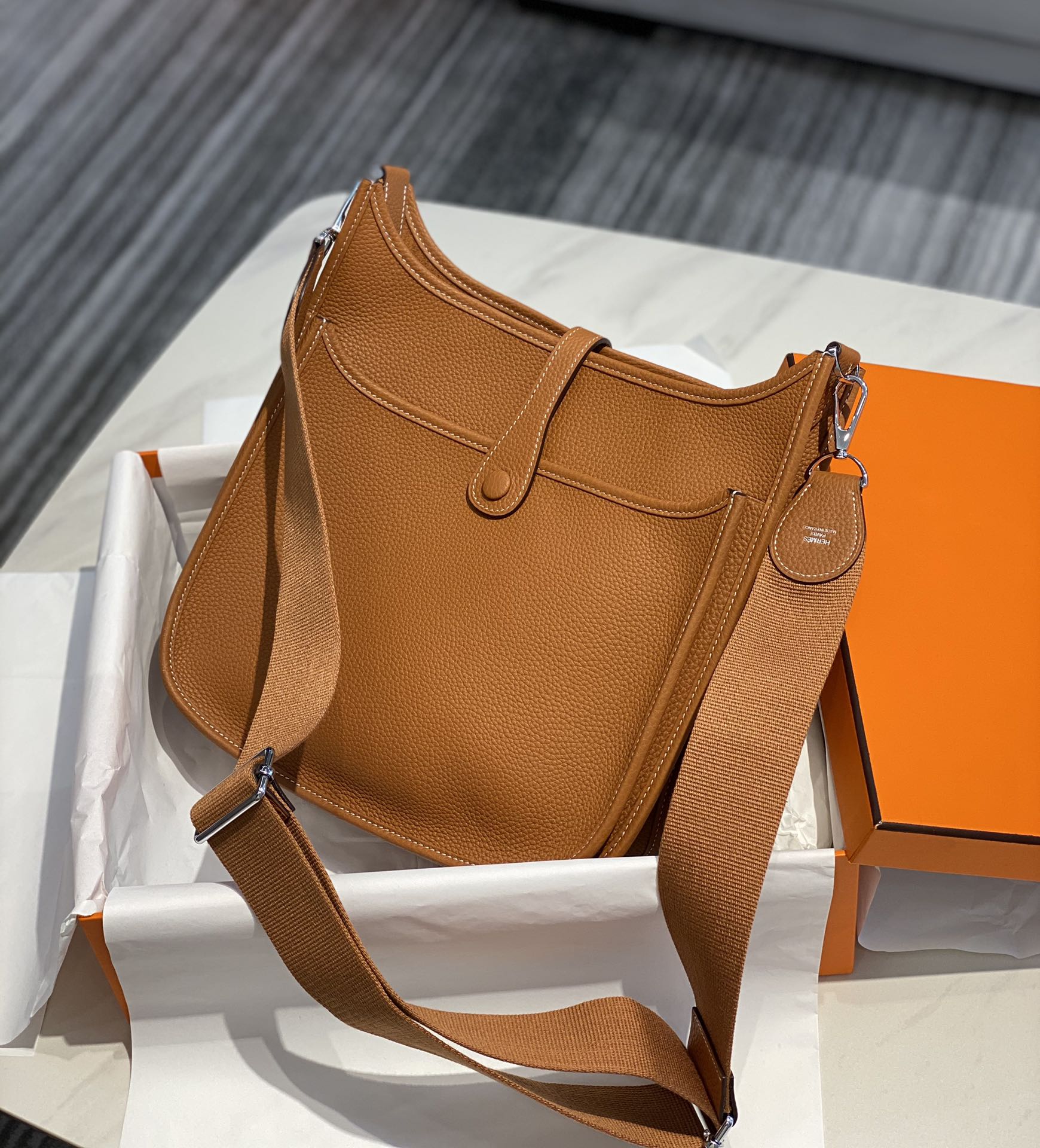 Hermès Evelyne III 29 Taurillon Clemence Shoulder Bag camel Silver