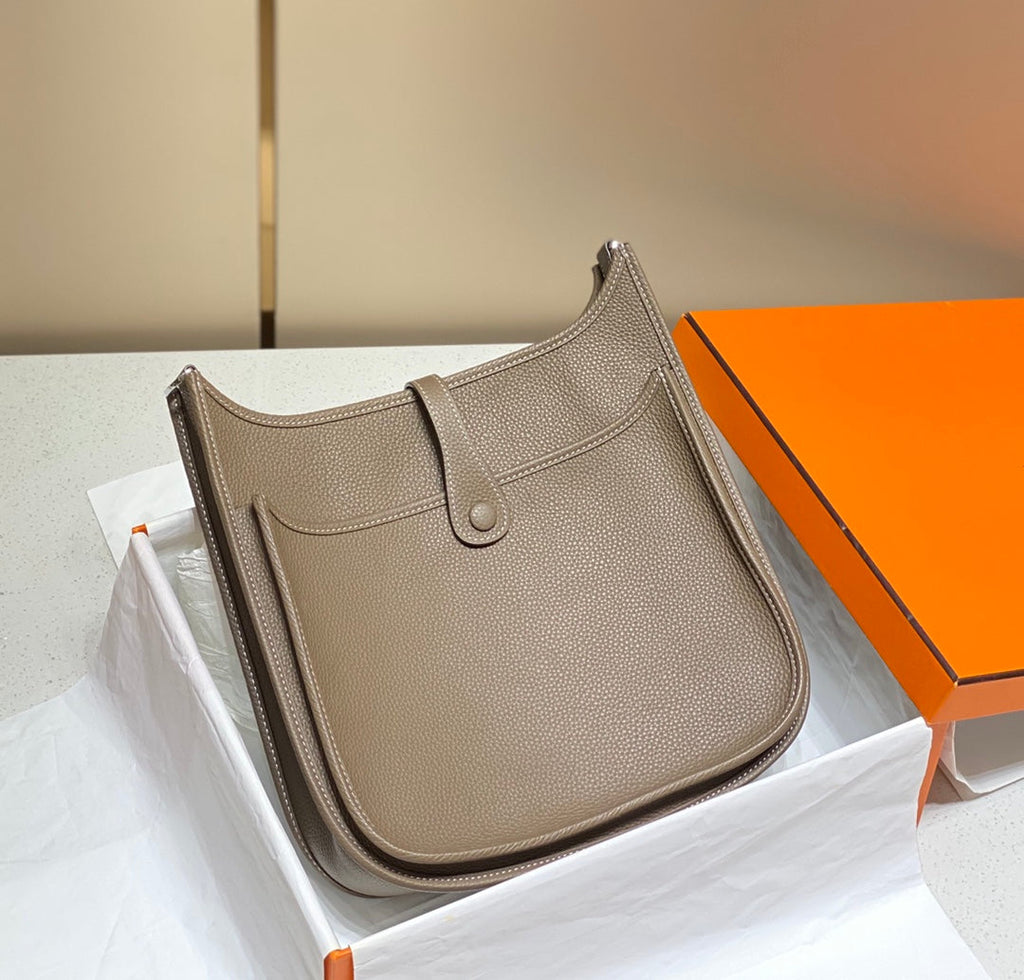 Hermès Evelyne III 29 Taurillon Clemence Shoulder Bag Silver Gray