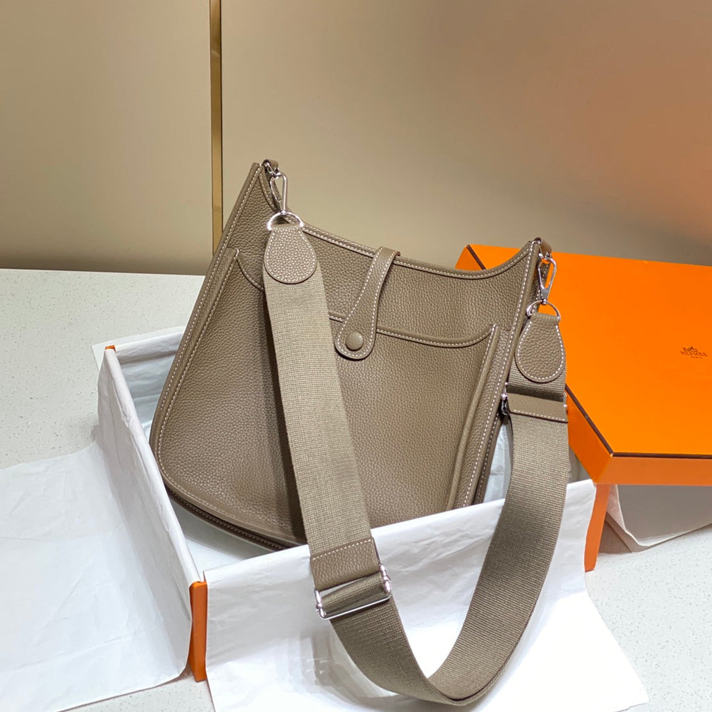 Hermès Evelyne III 29 Taurillon Clemence Shoulder Bag Silver Gray