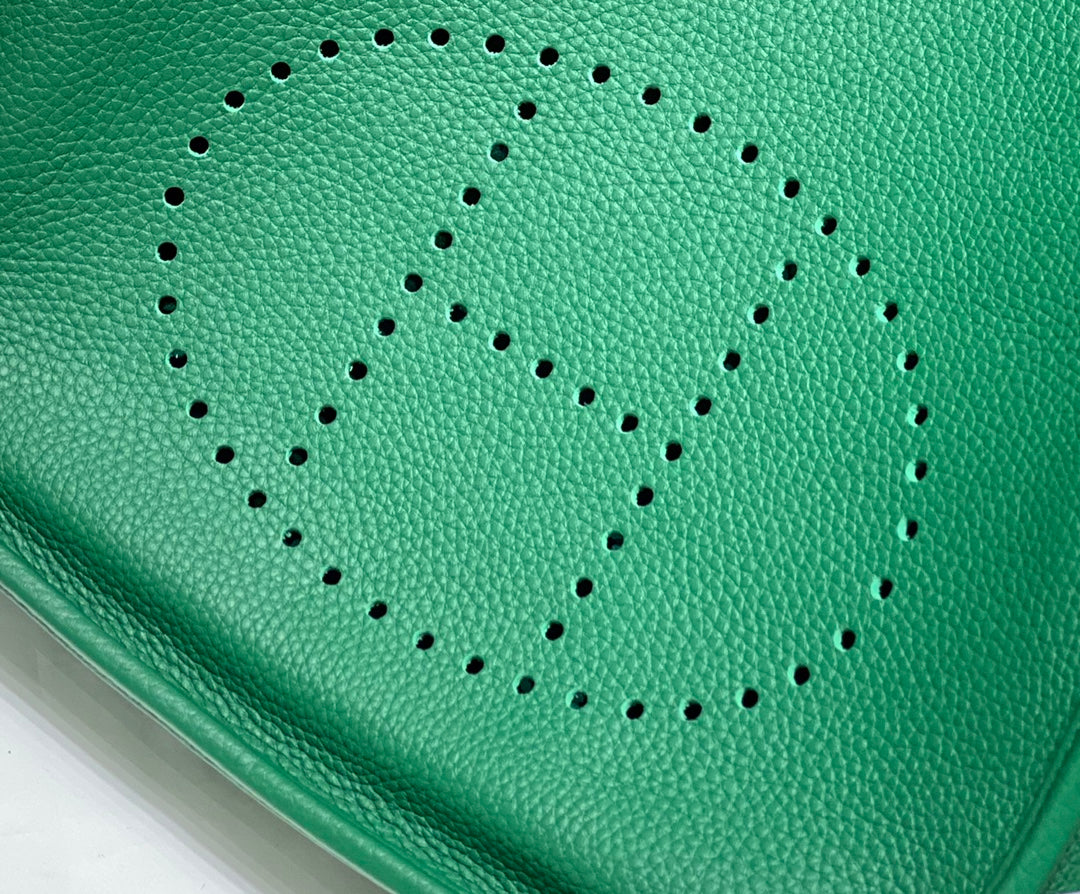 Hermès Evelyne III 29 Taurillon Clemence Shoulder Bag Green Silver
