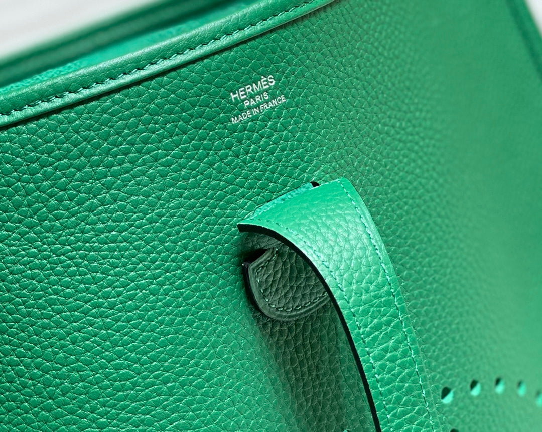 Hermès Evelyne III 29 Taurillon Clemence Shoulder Bag Green Silver