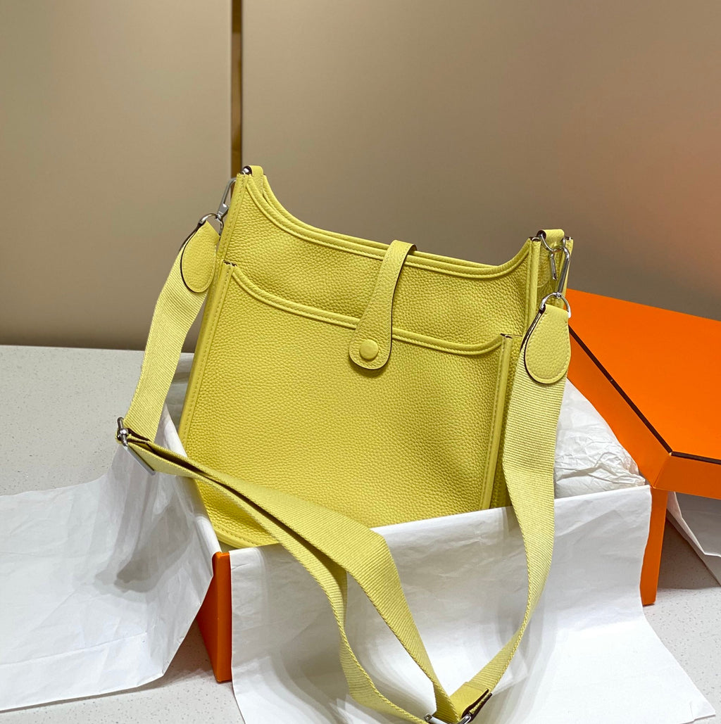 Hermès Evelyne III 29 Taurillon Clemence Shoulder Bag lemon yellow Silver