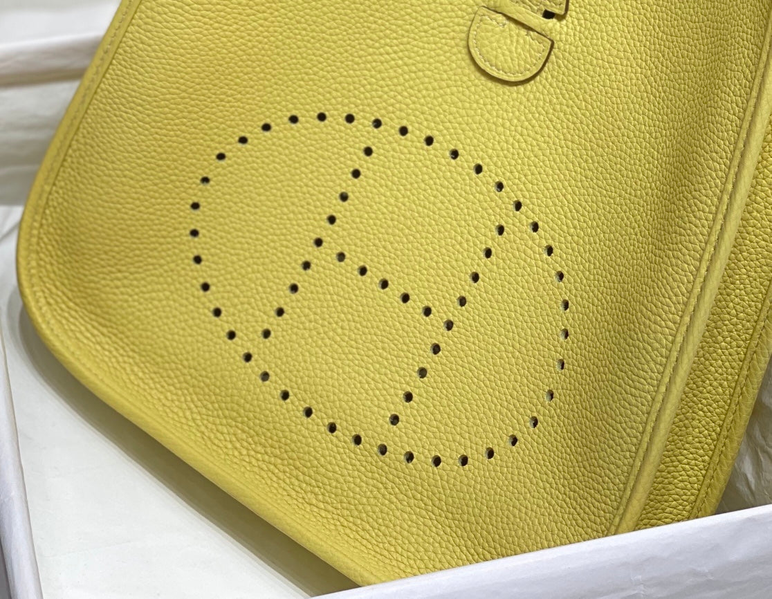 Hermès Evelyne III 29 Taurillon Clemence Shoulder Bag lemon yellow Silver