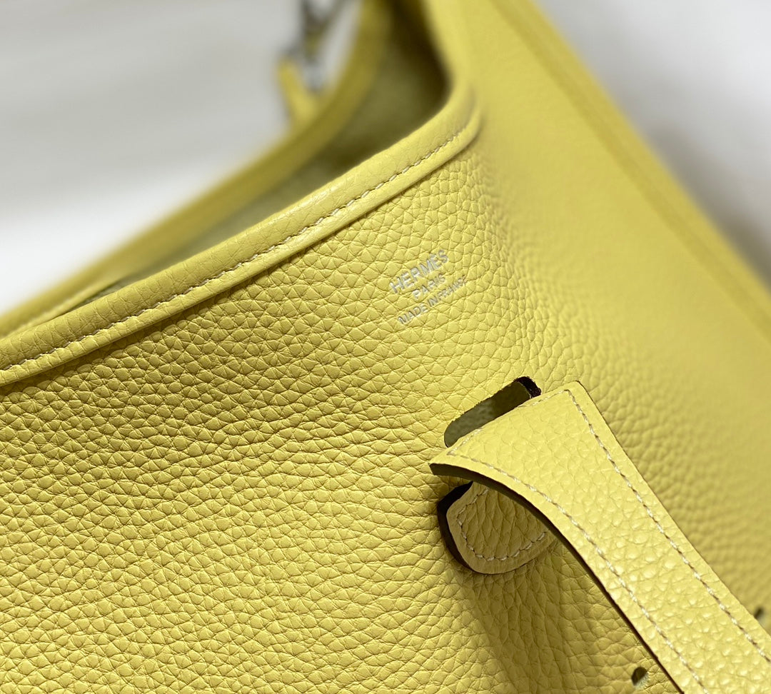 Hermès Evelyne III 29 Taurillon Clemence Shoulder Bag lemon yellow Silver
