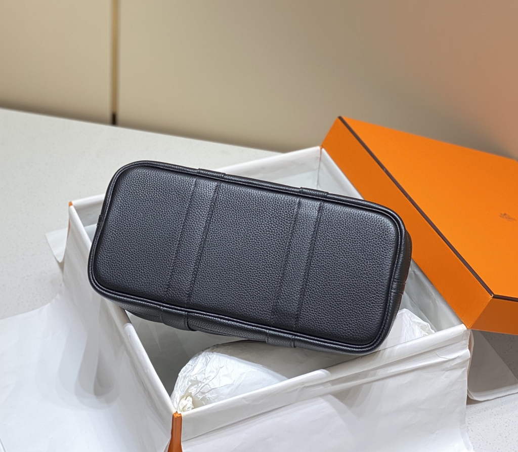 Hermes Garden Party 30 bag Togo leather Black