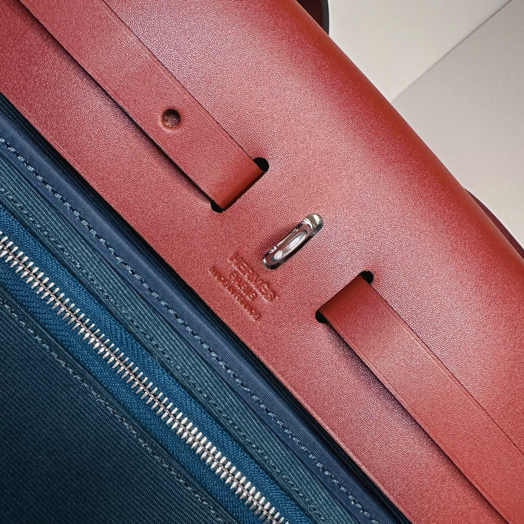 Hermès Herbag Zip 31 hobnailed bag h085131 red blue