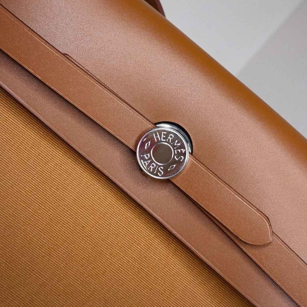 Hermès Herbag Zip 31 hobnailed bag h085131 brown
