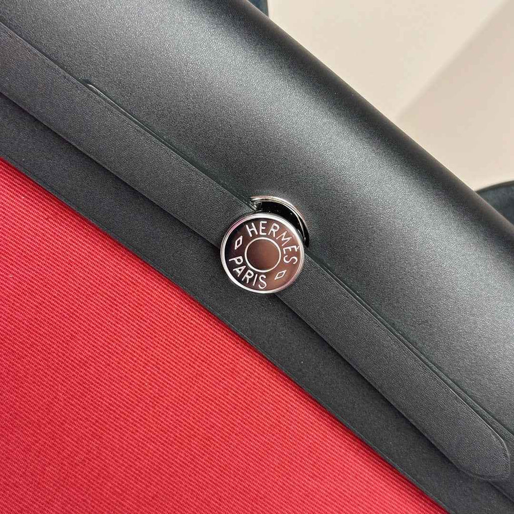 Hermès Herbag Zip 31 hobnailed bag h085131 black red