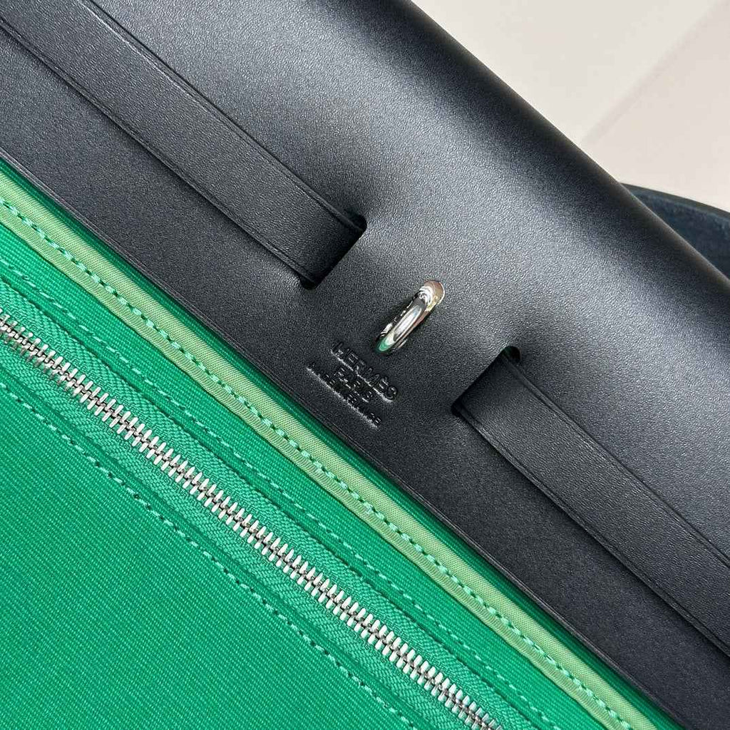 Hermès Herbag Zip 31 hobnailed bag h085131 black green