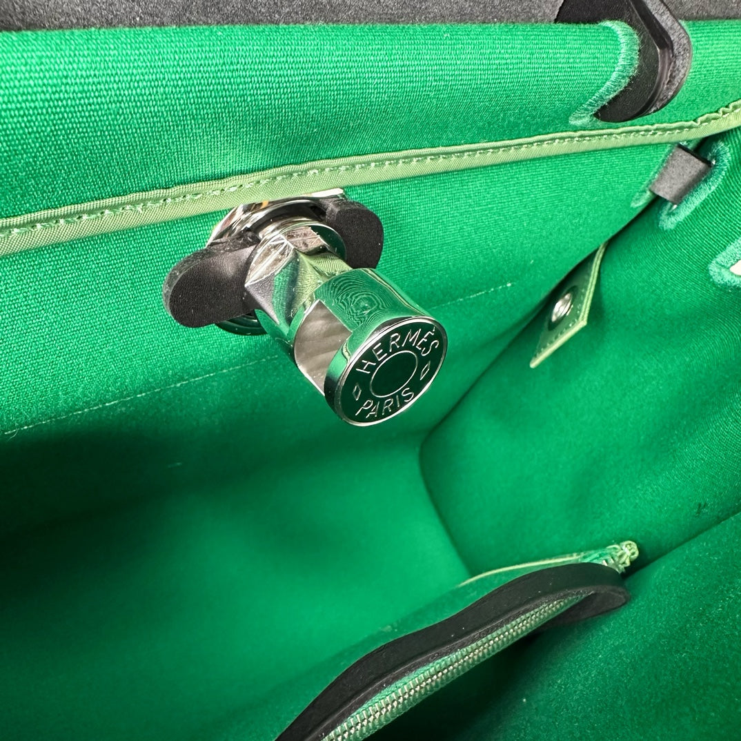 Hermès Herbag Zip 31 hobnailed bag h085131 black green