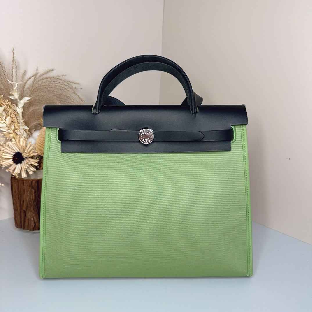 Hermès Herbag Zip 31 hobnailed bag h085131 black light green