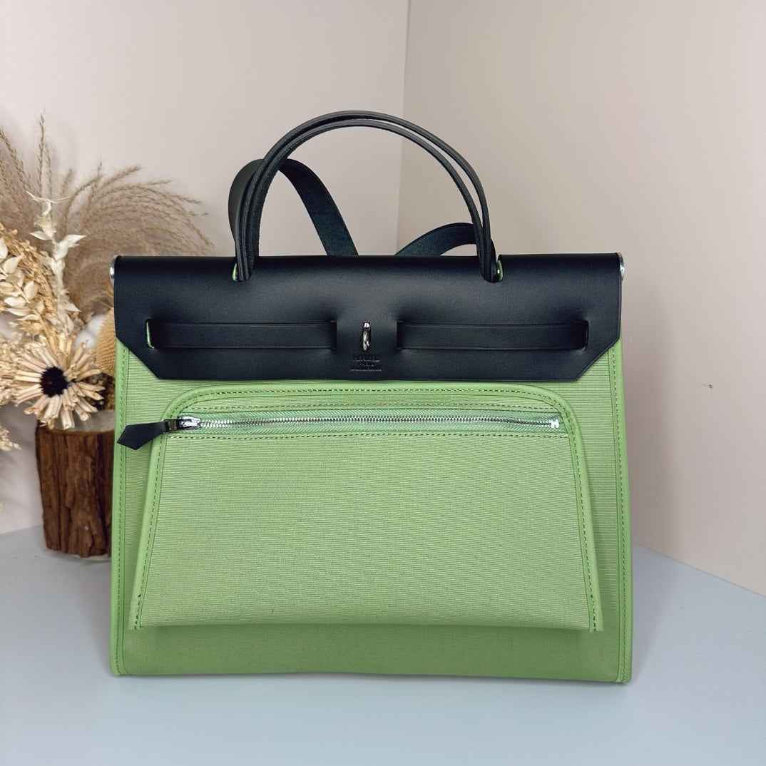Hermès Herbag Zip 31 hobnailed bag h085131 black light green