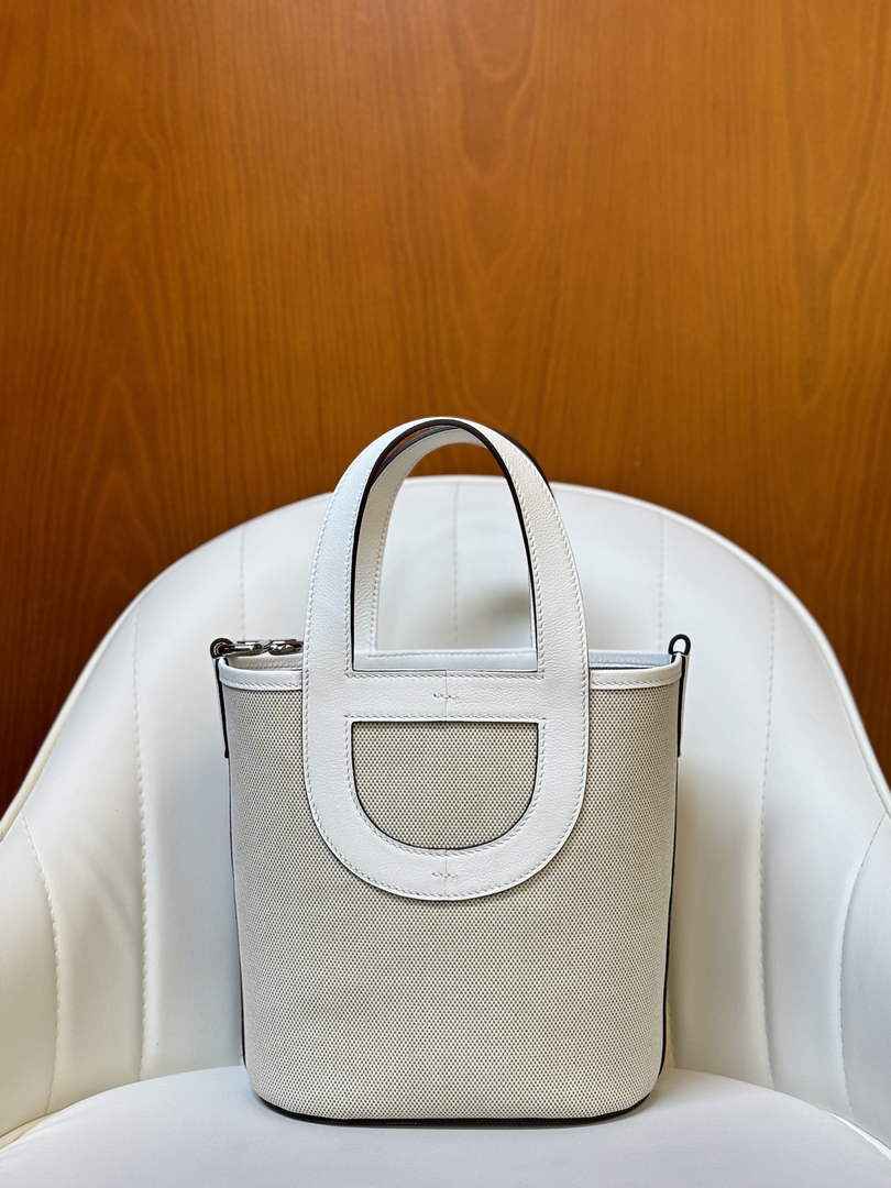 Hermès In-The-Loop 18 Bag Swift Leather H20251825