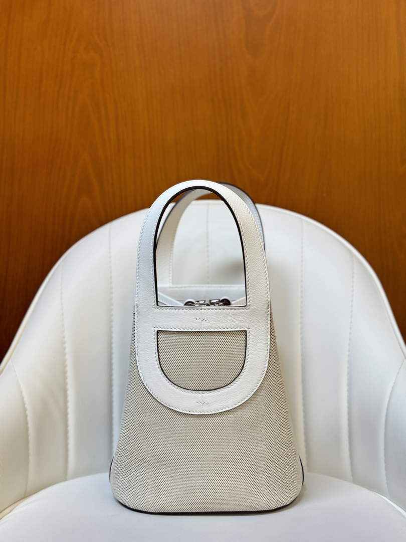 Hermès In-The-Loop 18 Bag Swift Leather H20251825