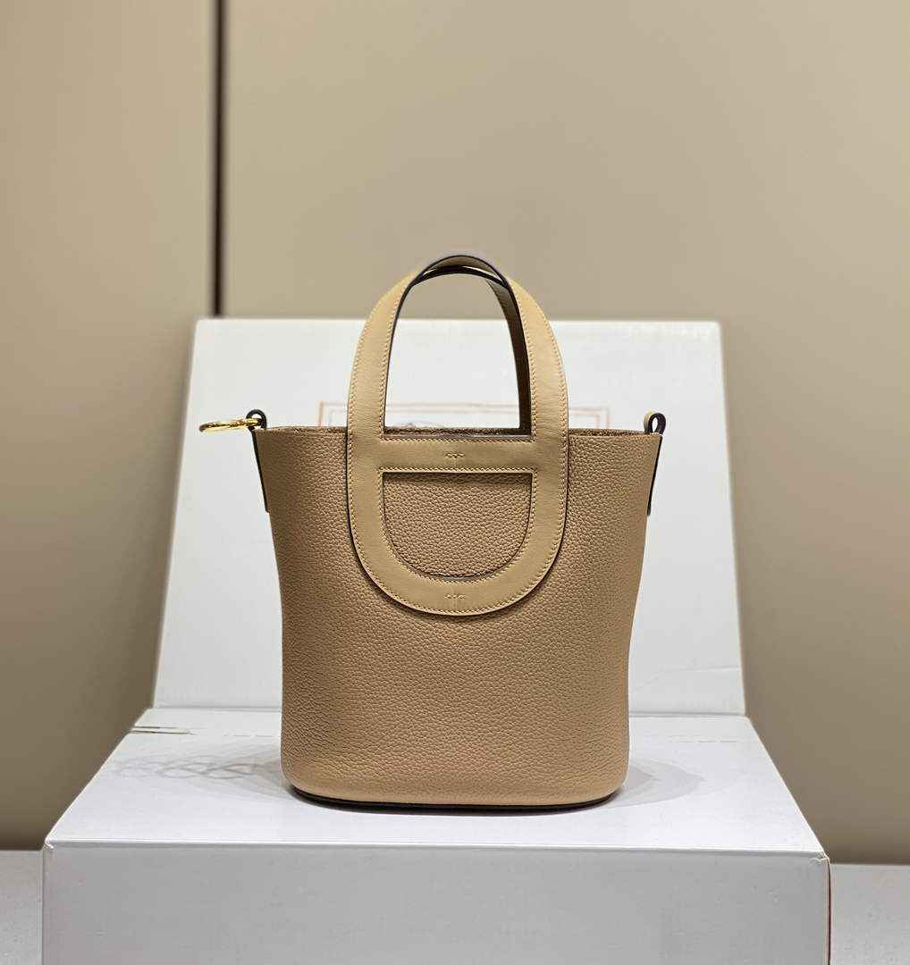 Hermès In-The-Loop 18 Bag Swift Leather H20251804