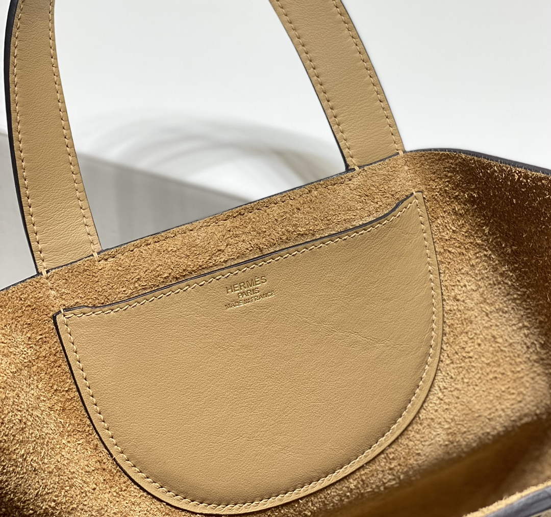 Hermès In-The-Loop 18 Bag Swift Leather H20251804