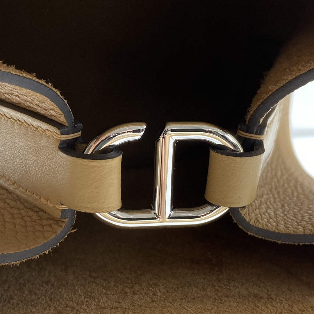 Hermès In-The-Loop 18 Bag Swift Leather H20251805