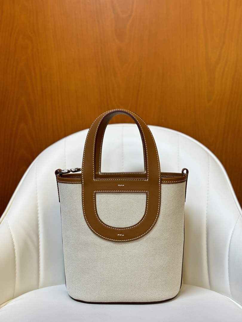 Hermès In-The-Loop 18 Bag Swift Leather H20251827