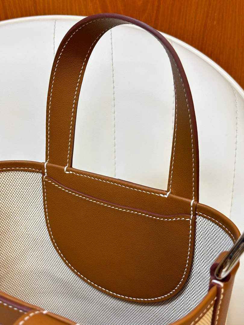 Hermès In-The-Loop 18 Bag Swift Leather H20251827