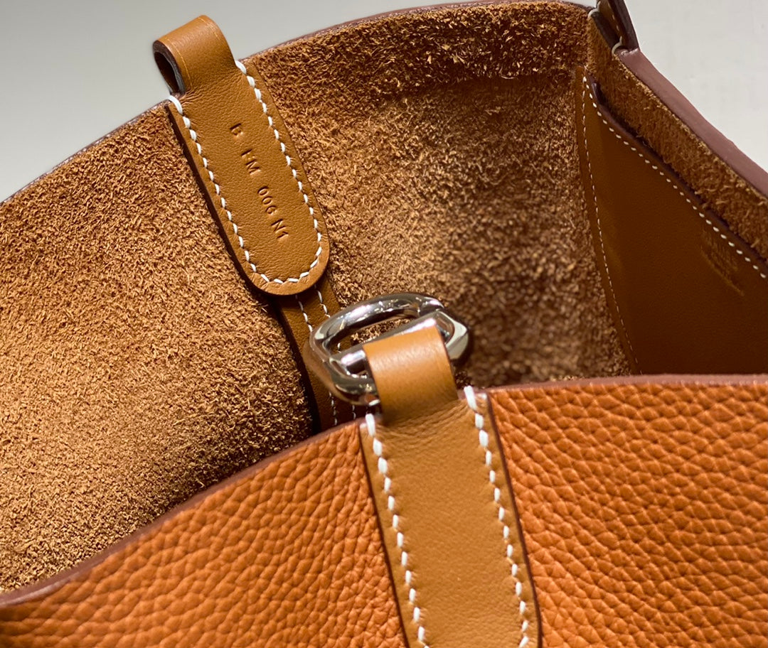 Hermès In-The-Loop 18 Bag Swift Leather H20251806