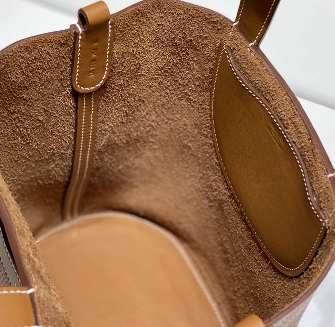 Hermès In-The-Loop 18 Bag Swift Leather H20251806