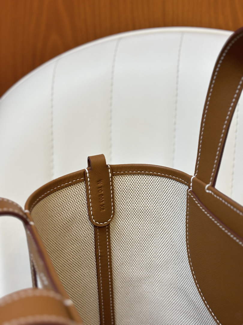 Hermès In-The-Loop 18 Bag Swift Leather H20251827