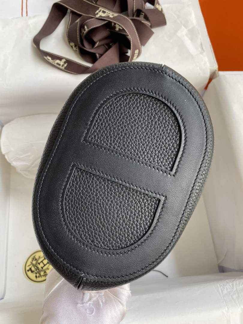 Hermès In-The-Loop 18 Bag Swift Leather H20251808