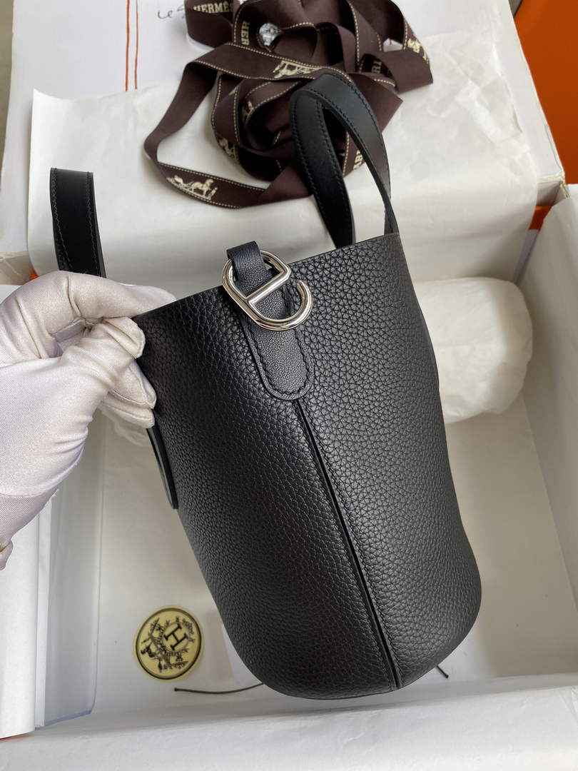 Hermès In-The-Loop 18 Bag Swift Leather H20251809