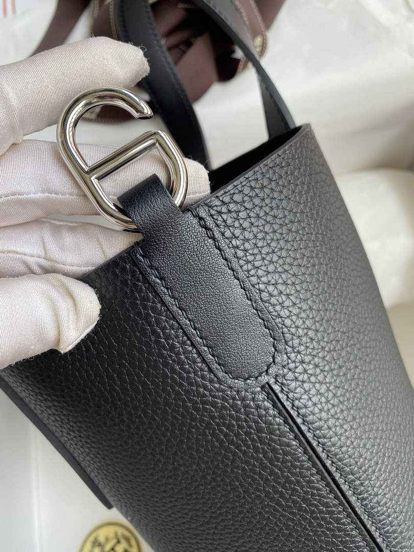 Hermès In-The-Loop 18 Bag Swift Leather H20251809